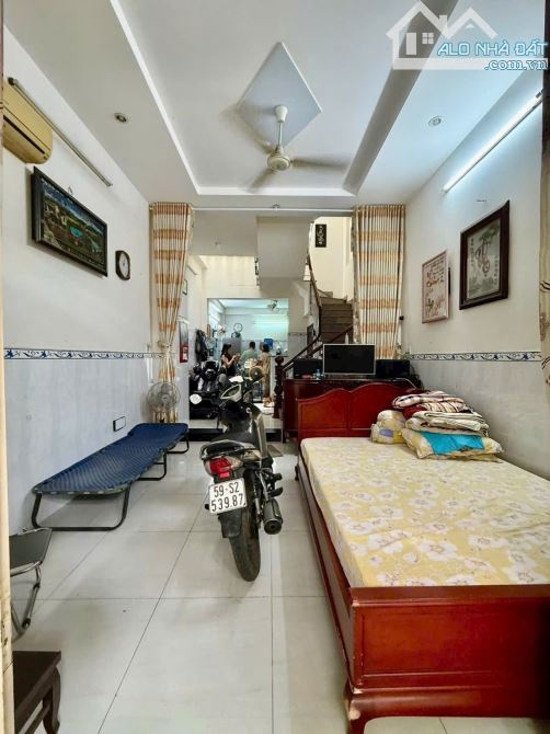 Gấp bán nhà HXH, 48/... Nguyễn Văn Khối, F11, Gò Vấp, 44m2, 3 lầu, 3PN, 3WC, nhỉnh 5 tỷ