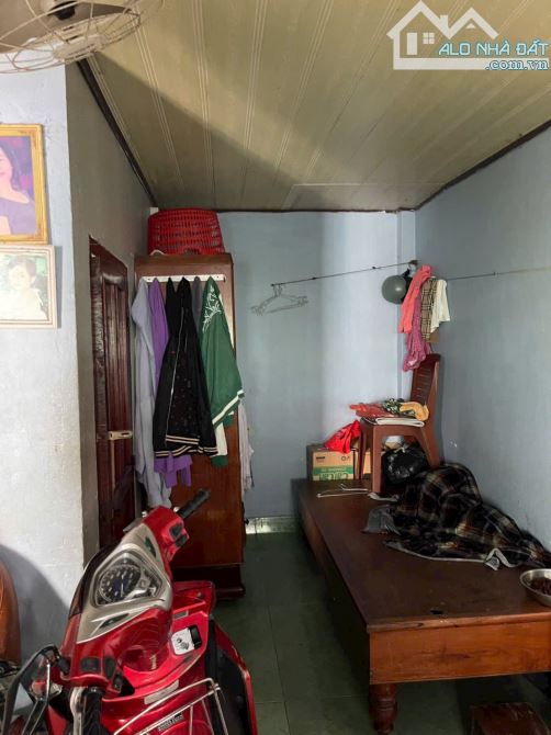 BÁN ĐẤT TẶNG NHÀ CẤP 4 HẺM 2/4 , VĨNH PHƯỚC , NHA TRANG GIÁ 1 TỶ 800 TRIỆU