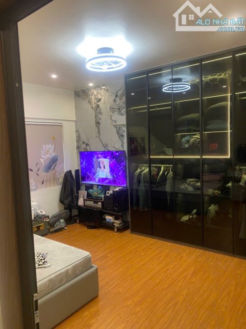 Cho thuê căn hộ 3PN,2WC tại Mỹ Đình Plaza 2, số 2 Nguyễn Hoàg giá 17 triệu VND,110m2 đủ đồ