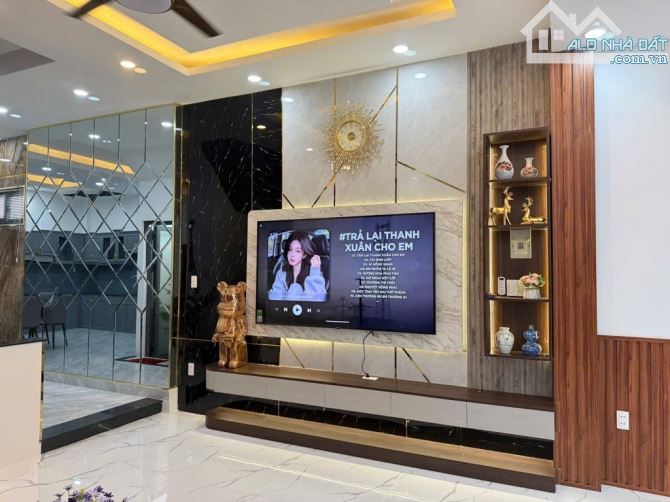 Hẻm ô tô 1027 htp dt 4,7x18 trệt 2 lầu,