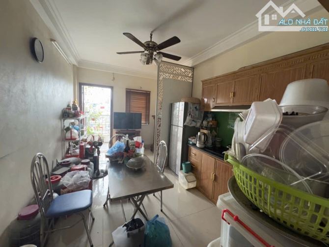 Bán nhà phố Nguyễn Ngọc Vũ | 50m² 5 tầng, ô tô đỗ cửa, giá 14 tỷ