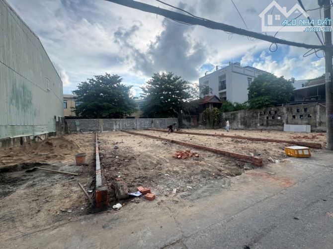 hơn 7ty có 102m đất hồ xuân hương ( đường oto)