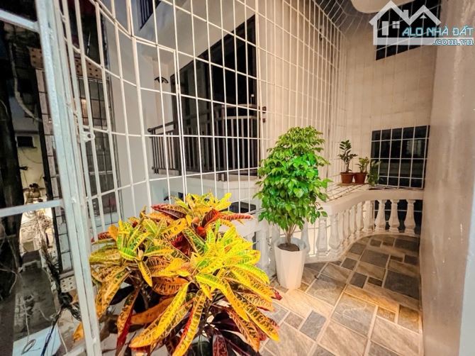 Bán nhà lô góc Hồ Ba Mẫu gần ô tô gần hồ 29m2, 5 tầng, 6.5 tỷ