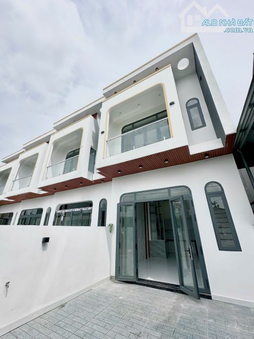 Bán nhà xây mới Ngay Biên Hòa, vị trí trung tâm.