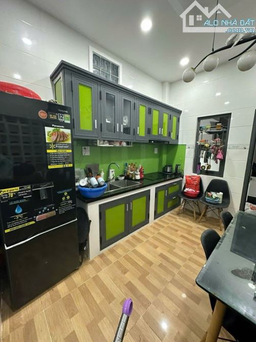 MẶT TIỀN NGUYÊN HỒNG MỚI ĐẸP-KD VIP-45M2 4 LẦU NHỈNH 9 TỶ- HIẾM
