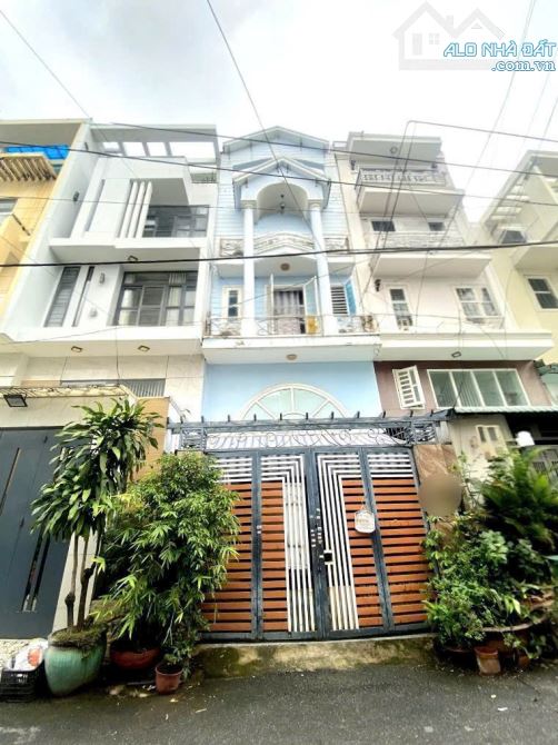 Bán nhà hẻm xe tải thông 8m Dương Quảng Hàm- Bề Ngang đẹp 5m vuống vức - 4 tầng 5PN 5WC