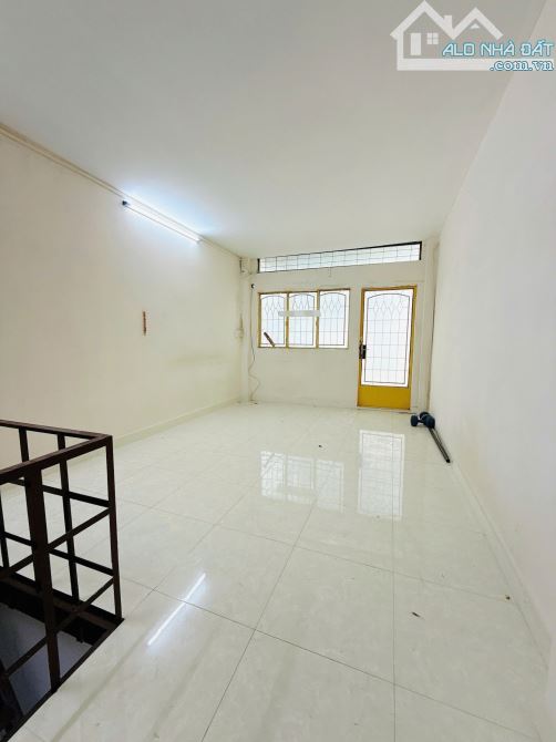 Nhà Bán khu VIP P2 quận 8, cách Dương Bá Trạc 10m, 4 tỷ18, 2 tầng