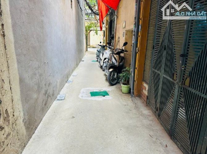 VŨ HỮU - NHÀ DÂN XÂY 4 TẦNG - GẦN PHỐ - SỔ ĐẸP - TRUNG TÂM THANH XUÂN