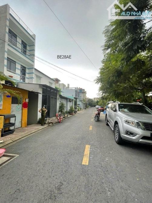 🏡 Bán dãy trọ 2 mặt tiền Tô Ký- Quận 12- DT 105M2- giá chỉ 6.9 tỷ