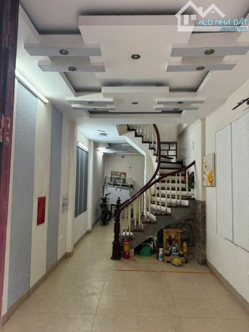 PHỐ PHAN ĐÌNH GIÓT -34M-5 TẦNG-8,8 TỶ, NGÕ THÔNG ÔTÔ