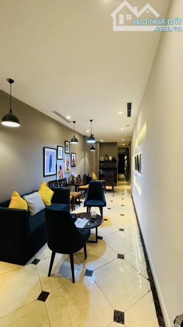 Bán khách sạn mặt phố Gia Ngư, 120m2, 7 tầng thang máy, tổng 16 phòng, 89.5 tỷ