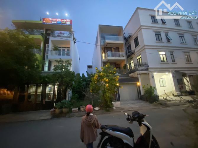 Đất Quận 2 -110m² ngang 5m Sát bệnh viện Lê Văn Thịnh chỉ 13 tỷ