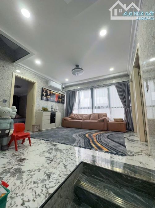 Biệt thự Đô Nghĩa cạnh viện Nhi Hà Nội , full nội thất sang trọng . Dt 200m, 4 tầng