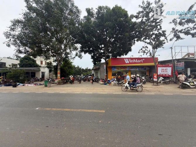 ĐẤT VEN ĐƯỜNG HỒ CHÍ MINH- CẠNH KHU CÔNG NGHIỆP LỚN