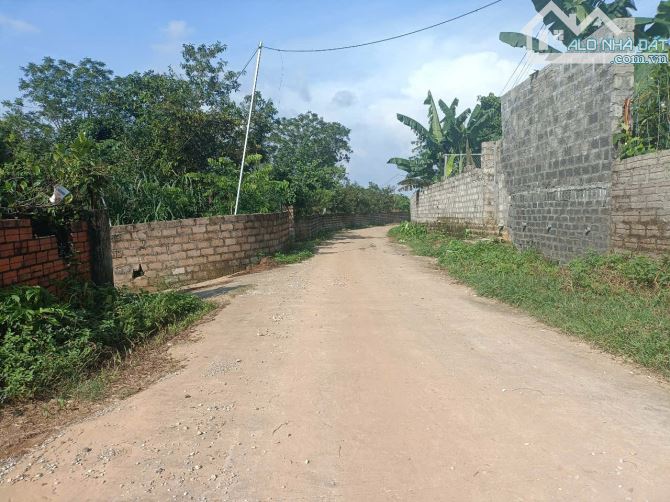Chỉ 3tr/m2, 1442m2 đất Ba Trại, Suối Hai, Ba Vì, 200tc, nở hậu, oto, gần TL, view đẹp.