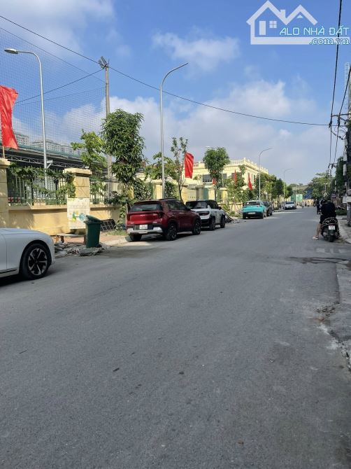 Hiếm! Bán đất Ngõ 250 Phan Trọng Tuệ, Thanh Trì, 64m2, Giá 10 tỷ, VF vào nhà