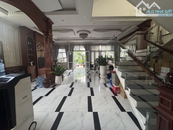BIỆT THỰ BÌNH THỌ 3 TẦNG 8 x 20M - 14 TỶ