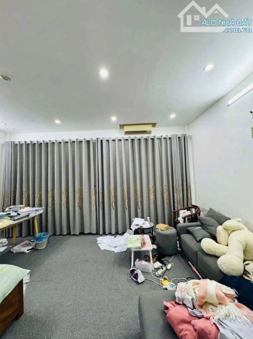 Cần bán nhà đẹp mặt phố phường Bình Hàn Tp Hải Dương