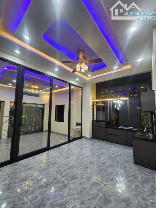 BÁN NHÀ 3 TẦNG MỚI TOANH  ĐƯỜNG BÊ TÔNG 7M HẺM 1006 TÔN ĐẢN  💥DT: 85M2 NGANG 5,6M
