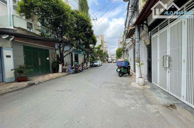 Nhà HXH 7m Bàu Cát - DT lớn: 4 x 26m, công nhận 101m2, 3 tầng, giá: 12.5 tỷ TL