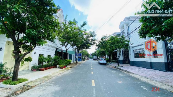 Cho thuê đất trống góc 2 mặt tiền khu dân cư D2D giá chỉ 10 triệu