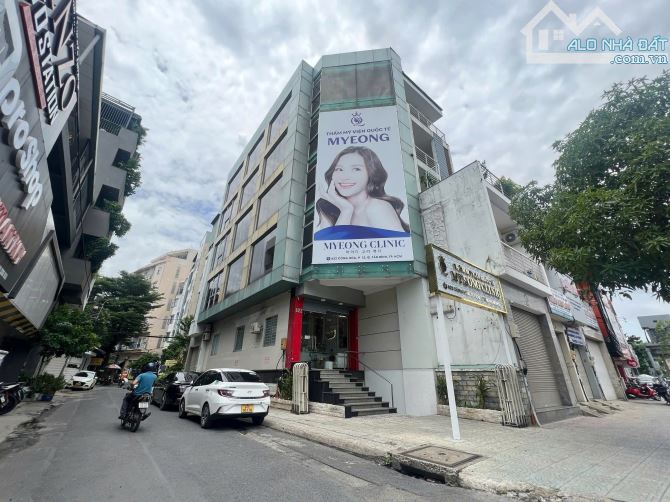 Bán căn nhà hẻm xe hơi ngay đường 3 Tháng 2 DT: 5x15 nhà 6 tầng có thang máy giá 17.5 tỷ
