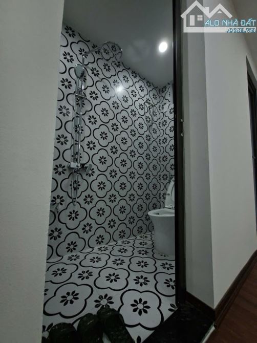 🏡 NHÀ DÂN XÂY KIÊN CỐ – CÁCH Ô TÔ TRÁNH 10M – TIỆN ÍCH NGẬP TRÀN  ✨ Vị trí đẹp: Gần chợ,