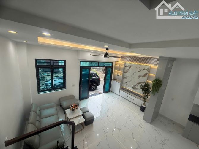 Bán nhà 3 tầng thiết kế hiện đại ngõ đông khê phường ngọc châu hải dương