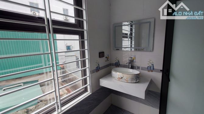 TRUNG TÂM THANH TRÌ, BIỆT THỰ 5 TẦNG 100M2, Ô TÔ ĐỖ CỔNG 9,8 TỶ