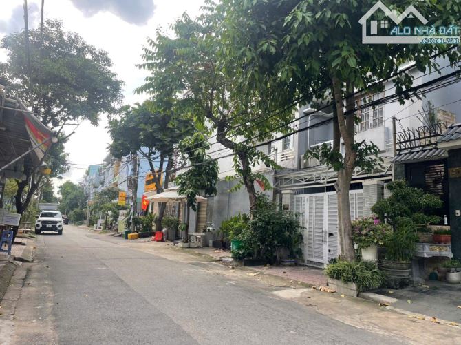 Bán nhà khu phân lô Sông Đà đường Hiệp Bình ngang 5m, 3 tầng 3pn xe hơi vi vu, giá 10 tỷ