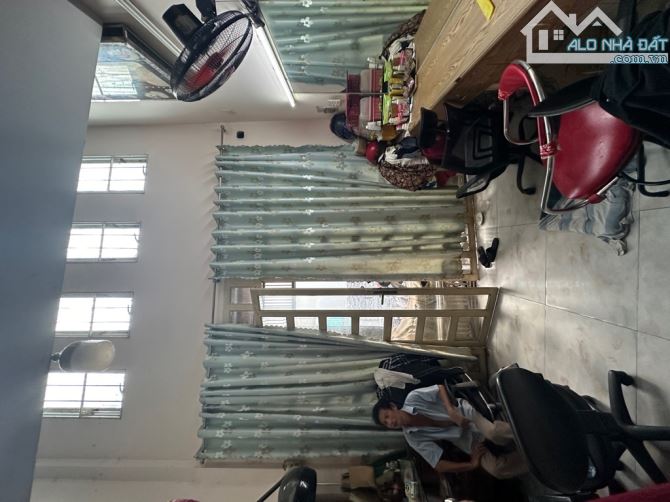 Nhà trung tâm Quận 4 – Vĩnh Khánh, 25m², 3PN, sân thượng – Sổ hồng riêng