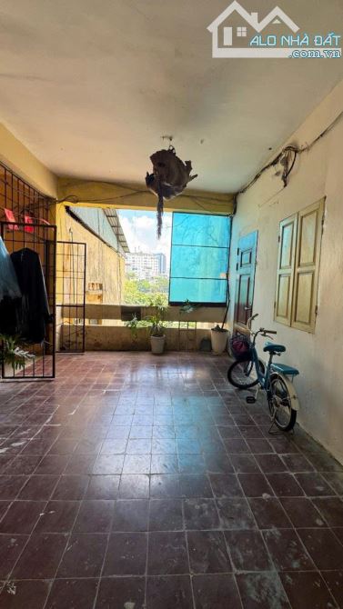 BÁN  TT NGUYỄN CHÍ THANH 100M2, 3 NGỦ , FULL NỘI THÂT 5 TỶ