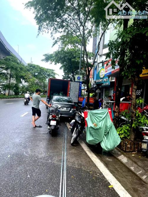 Cần bán nhà phố HOÀNG CẦU, 4 Tầng DT 45M, 20m ra oto, GẦN HỒ, giá nhỉnh 12 tỷ