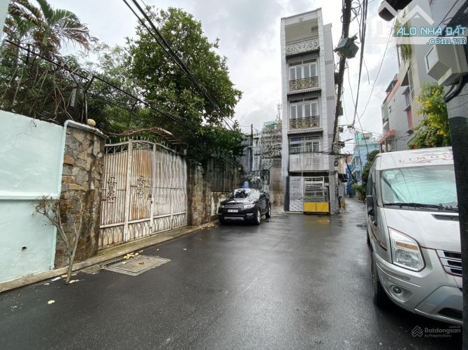 Bán nhà HXH Thích Quảng Đức, P. 4, Q. Phú Nhuận. DT: 8 x28m, nở hậu tiện xây giá 26.8 tỷ