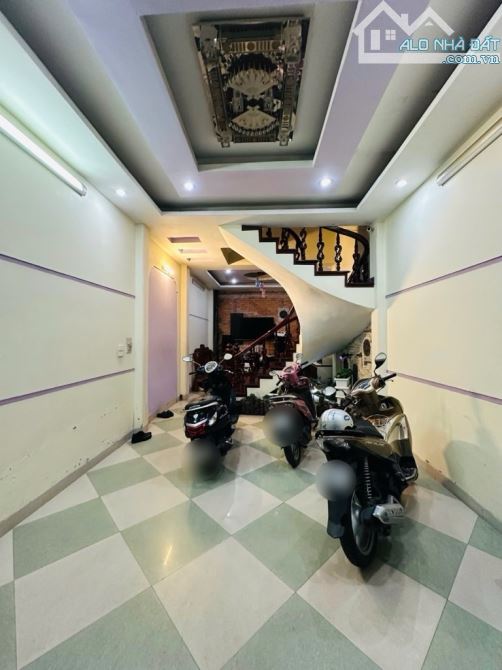 Bán CHDV Tây Tựu 6 tầng 64m2 15 Phòng dòng tiền 60 triệu ô tô đỗ cửa chỉ 12,x tỷ