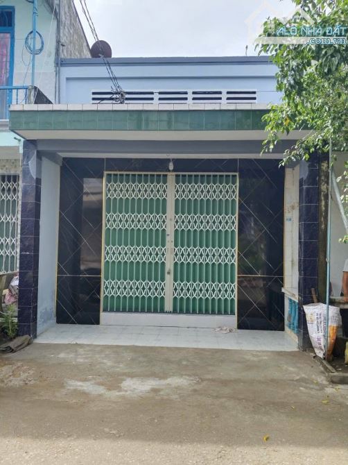 Bán gấp căn nhà Đ.Tân Hiệp 10 - hóc môn - sổ riêng - 121m2. Giá 985 Triệu