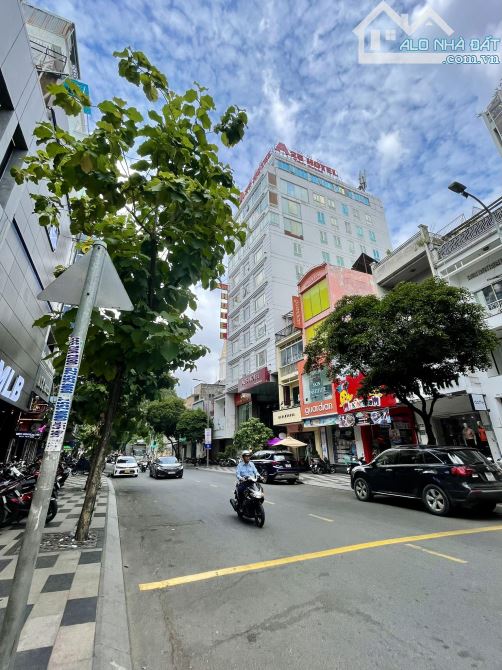 Hạ giá 25 tỷ!! Khách Sạn A25 Nguyễn Trãi, Quận 1, 12x20, Hầm 10 tầng; 28.000$