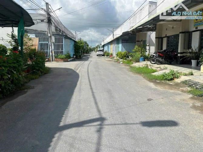 Căn nhà ngay Tân Hiệp 8, Hóc Môn giá chỉ có 850trieu với diện tích 109m2