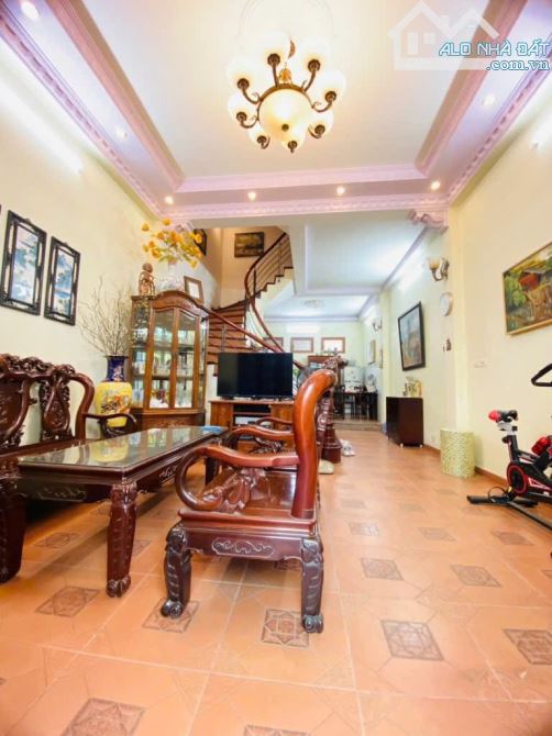 🏠DỊCH VỌNG, 85M x 5T, MT 4.3M VUÔNG ĐẸP, 50M RA PHỐ Ô TÔ TRÁNH NHÀ RỘNG Ở SƯỚNG 🥰