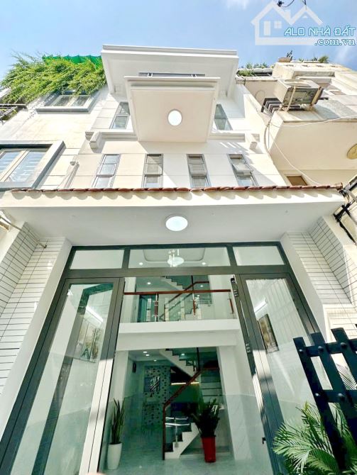 Bán nhà 2 lầu hẻm 90 Âu Dương Lân P. Chánh Hưng Quận 8