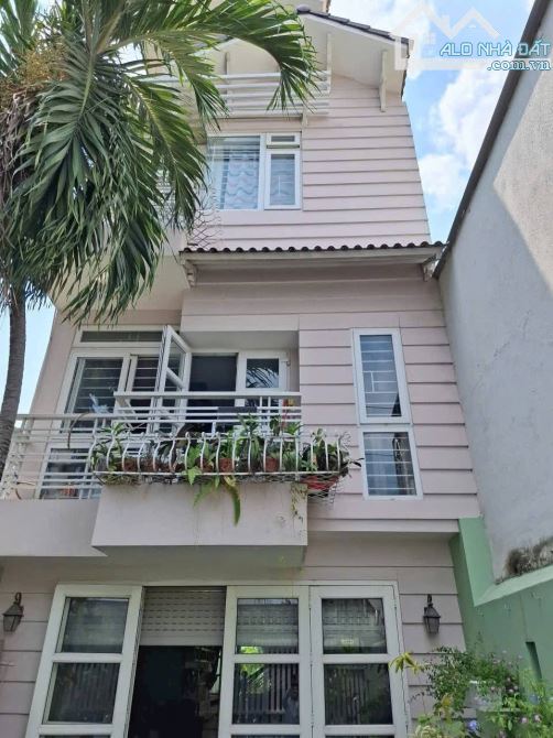 Bán nhà phố MT đường Thạnh Mỹ Lợi p Cát Lái Tp Thủ Đức