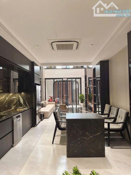 Bán nhà Tôn Đức Thắng, Đống Đa, 59m2*5 Tầng, Mặt Tiền 6m, Lô góc 3 Thoáng, Nở Hậu