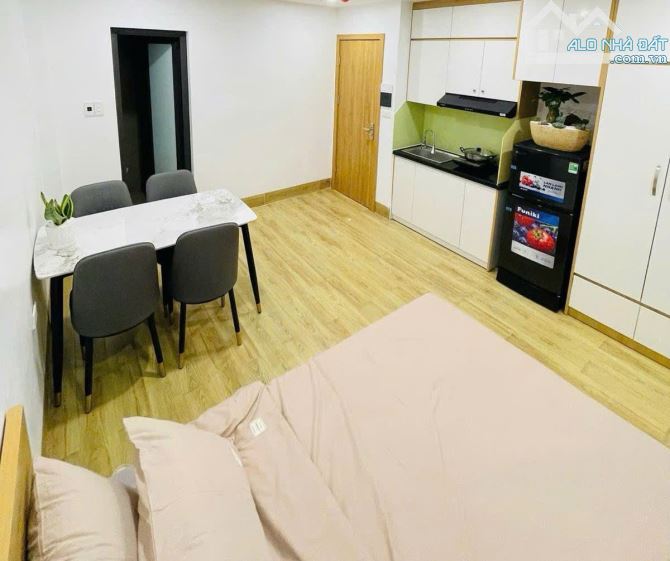 Bán Chung Cư Mini Tôn Thất Tùng, Đống Đa, 92m2*7T, Mặt Tiền 7.3m, 2 Thoáng, DT 1.8 Tỷ/Năm