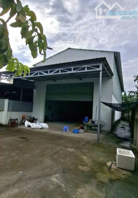 BÁN XƯỞNG 265m2 ĐANG CHO THUÊ Ở DT825 700 TRIỆU 10x26 SỔ HỒNG ĐẦY ĐỦ
