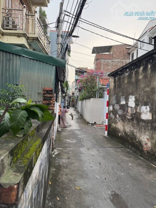 Bán đất Gia Quất LÔ GÓC - NGÕ THÔNG 56m2, MT4m giá 5.7 tỷ.