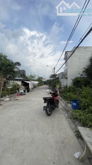 Bán đất hẻm 126 Nguyễn Văn Tạo, Long Thới Nhà Bè. 133m2