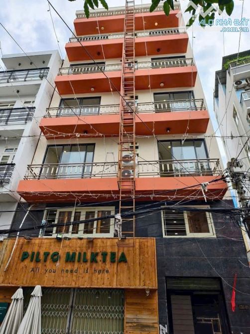 Bán nhà CHDV 2 MT CMT8 P11 Q.3 Ngang 8.5m HĐT 120tr Giá 35 Tỷ
