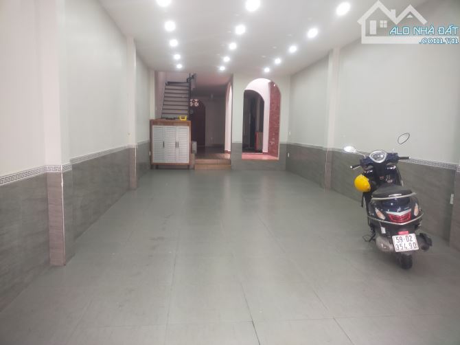 Bán nhà mặt ngõ thông thoáng tại Ngô Gia Tự vị trí đẹp tuyến 2 ô tô đỗ cửa