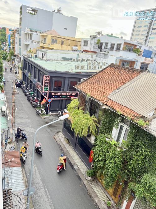 Huỳnh Khương Ninh quận 1 70m2 4 tầng giá chỉ 35 tỷ