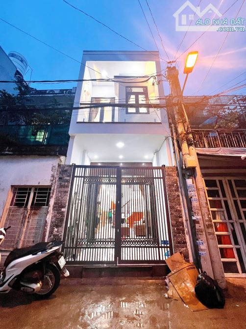 BÁN NHÀ NGAY LÕI TRUNG TÂM , NHÀ HẺM ĐƯỜNGTRẦN HƯNG ĐẠO